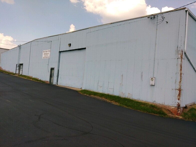 Primary Photo Of 1018 W Irish St, Greeneville Warehouse For Lease