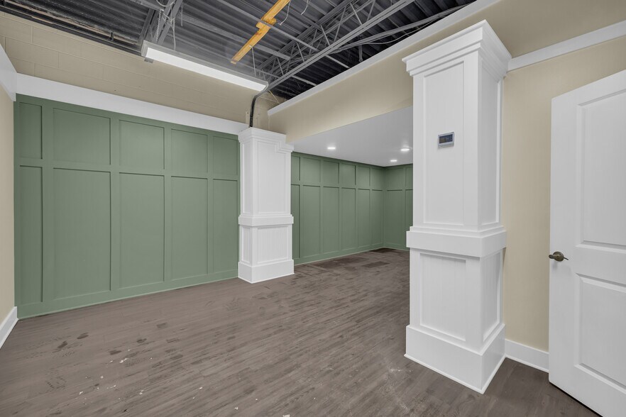 More Photos Of 399 S Elm St, Commerce Storefront For Sale