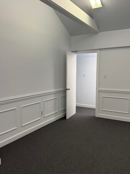 More Photos Of 8569-8573 Sudley Rd, Manassas Medical For Sale