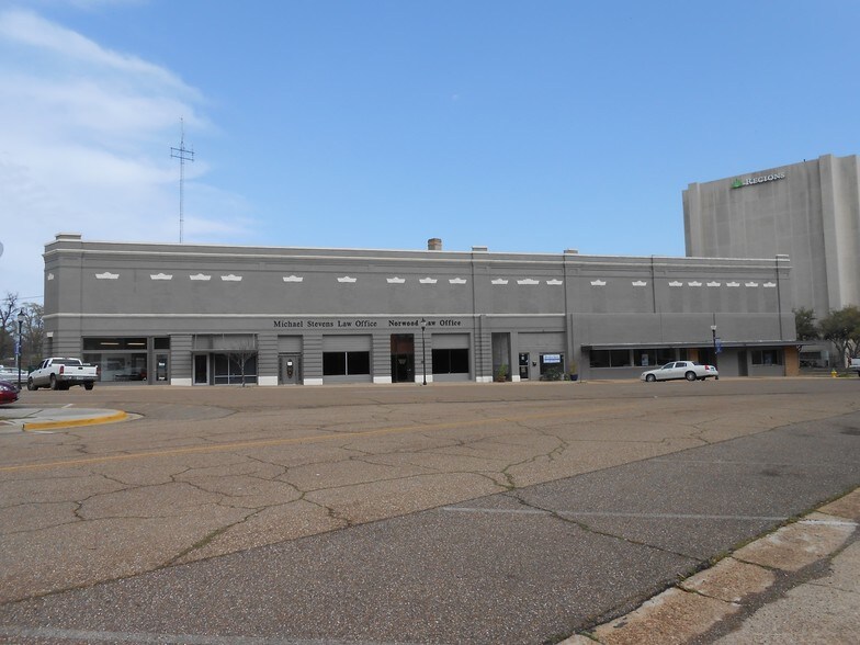 More Photos Of 406 N State Line Ave, Texarkana Storefront Retail Residential For Lease