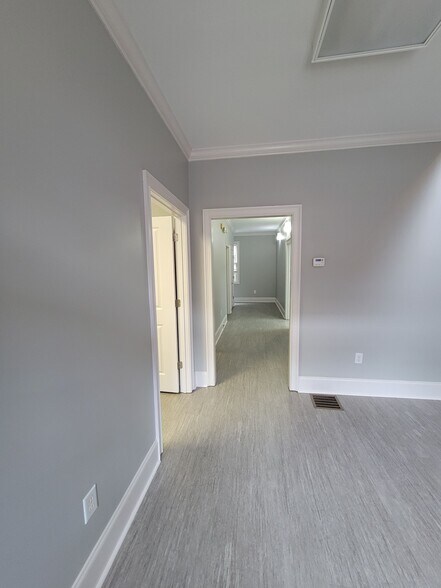 More Photos Of 182 Ben Burton Cir, Bogart Office For Sale