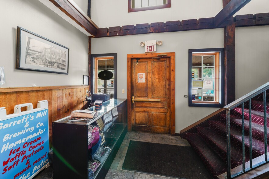 More Photos Of 8148 Main St, Garrettsville Restaurant For Sale