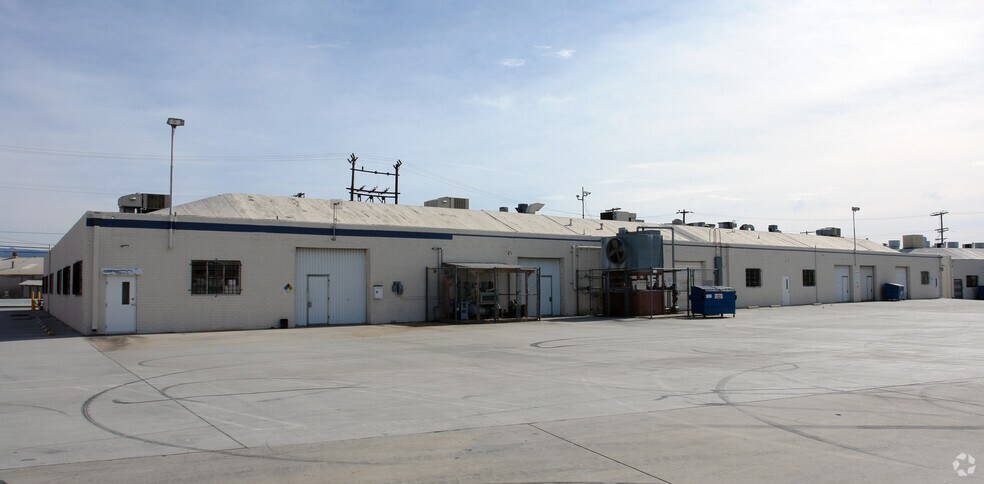 More Photos Of 7765-7775 Kester Ave, Van Nuys Flex For Lease