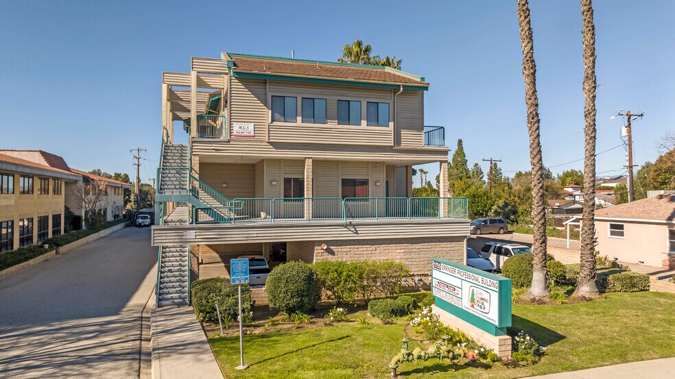 More Photos Of 1755 Erringer St, Simi Valley Medical For Lease