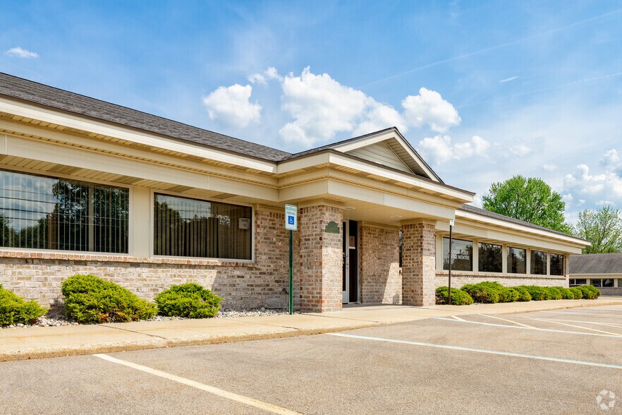 More Photos Of , Lansing Office For Sale