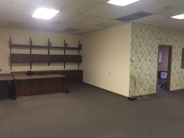 More Photos Of 1800 M-139, Benton Harbor Storefront For Lease