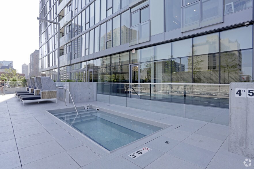 More Photos Of 1140 N Wells St, Chicago Apartments For Lease