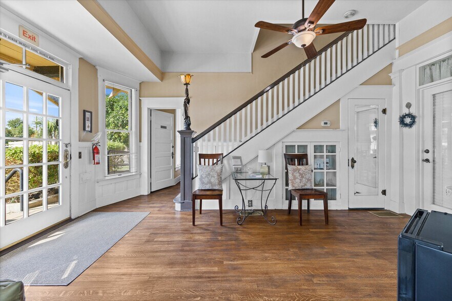 More Photos Of 1701 F St, Bakersfield Loft Creative Space For Lease