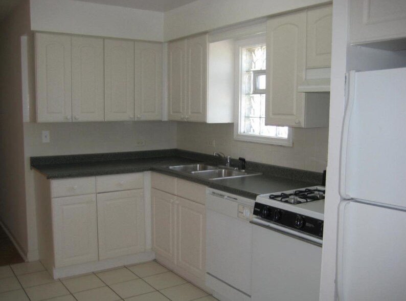 More Photos Of 1915 Asbury Ave, Evanston Apartments For Sale