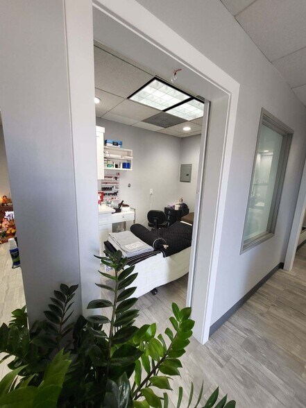 More Photos Of 23601 Moulton Pky, Laguna Hills Medical For Lease