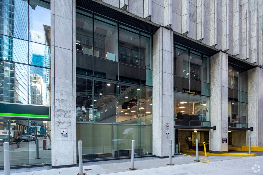 More Photos Of 110 Yonge St, Toronto Office For Lease