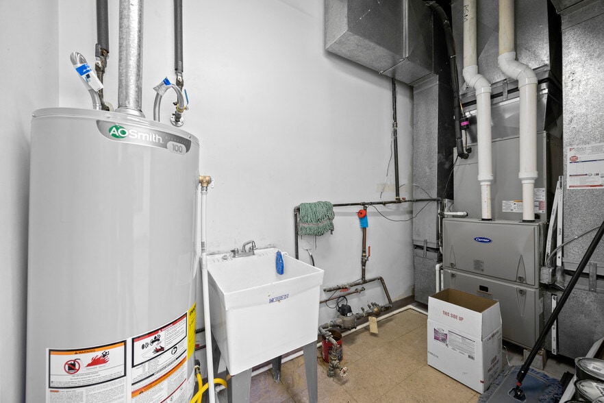 More Photos Of 9941 York Theta Dr, North Royalton Service For Lease