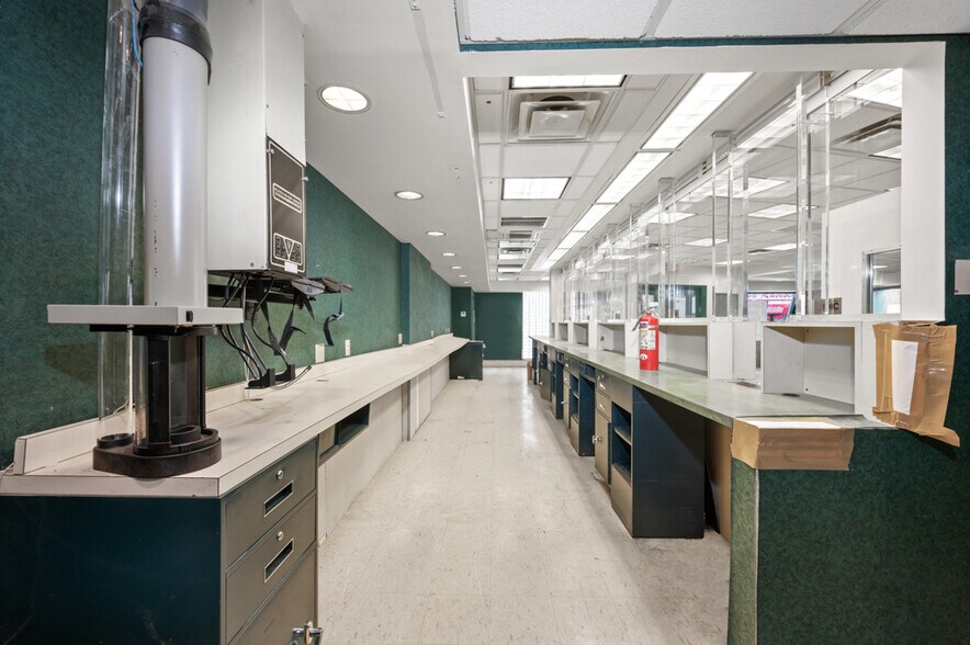 More Photos Of 755 Forest Ave, Staten Island Storefront Retail Residential For Lease