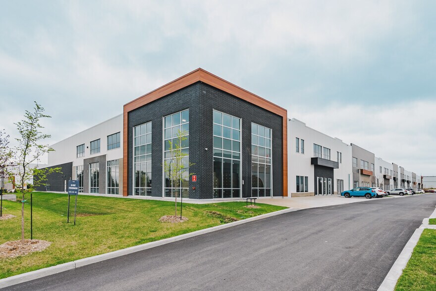 More Photos Of 25 D’Inverness, Candiac Industrial For Lease