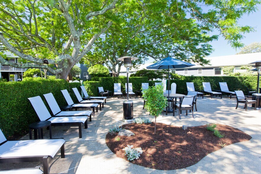 More Photos Of 105 Bradford Street Ext, Provincetown Hotel For Sale