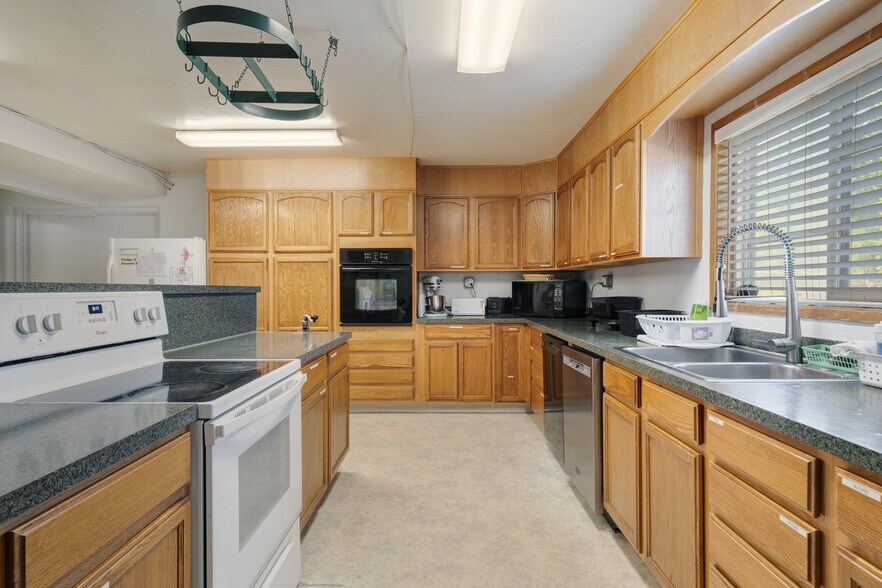 More Photos Of 814 Comstock St, Richland Daycare Center For Sale