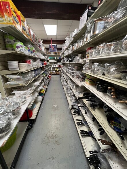 More Photos Of 139-141 Wayne Ave, Paterson Supermarket For Sale