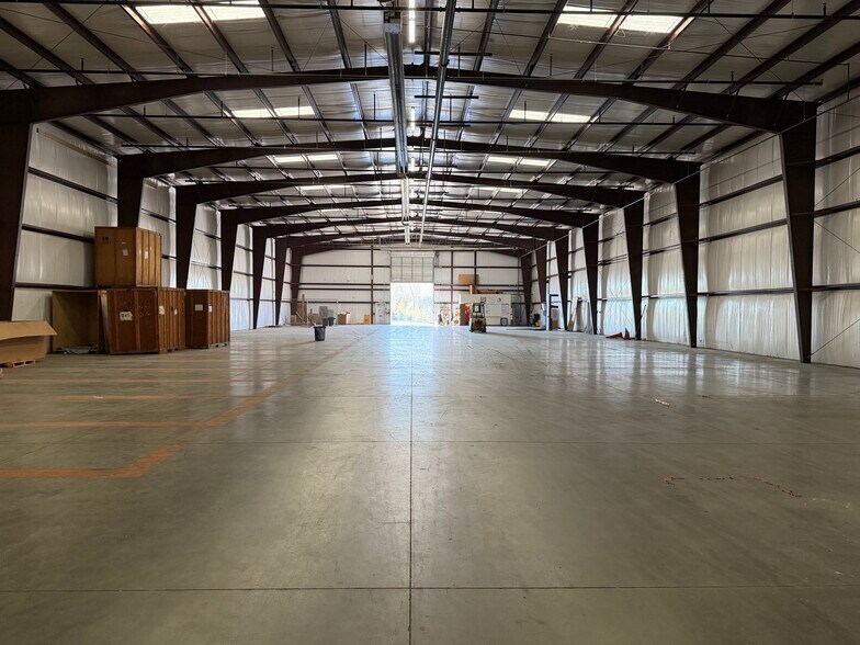 More Photos Of 9111 W 96th St, Sapulpa Warehouse For Lease