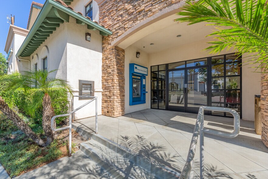 More Photos Of 9116 Sunland Blvd, Sun Valley Medical For Sale