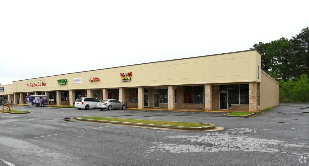 Primary Photo Of 4150 Jonesboro Rd, Forest Park Freestanding For Lease