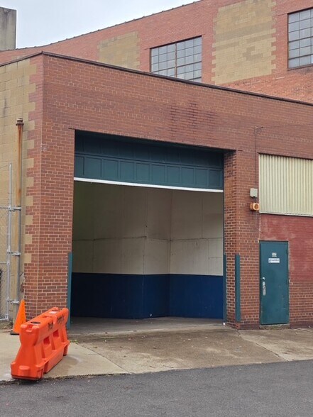 More Photos Of 204 Auburn St, Pittsburgh Manufacturing For Lease