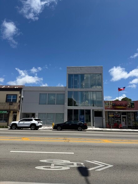 More Photos Of 645 NE 125th St, North Miami Loft Creative Space For Lease