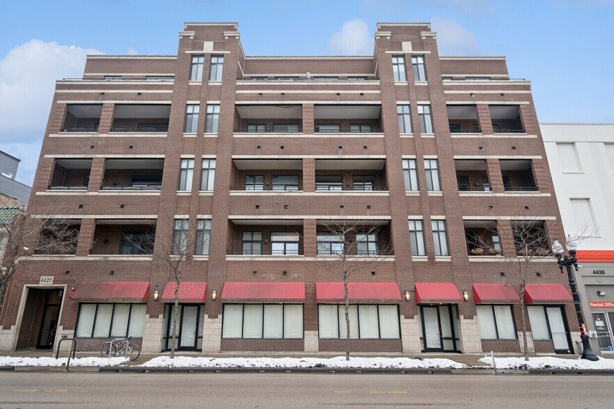 Primary Photo Of 4420-4428 N Clark St, Chicago Apartments For Sale