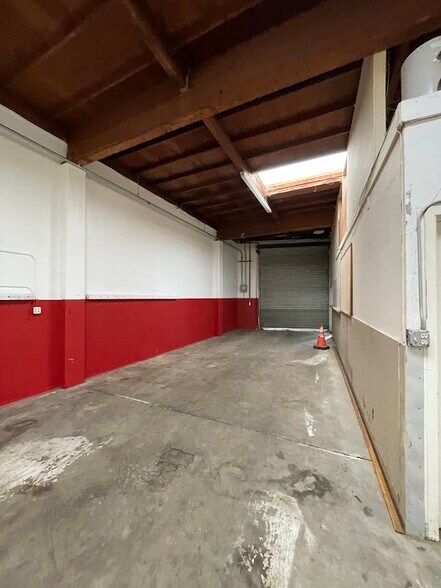 More Photos Of 943-945 Airport Blvd, South San Francisco Service For Lease