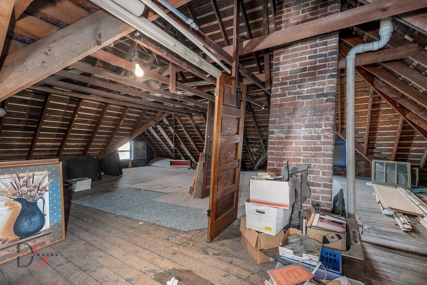 More Photos Of 131 Church st, North Utica Specialty For Sale