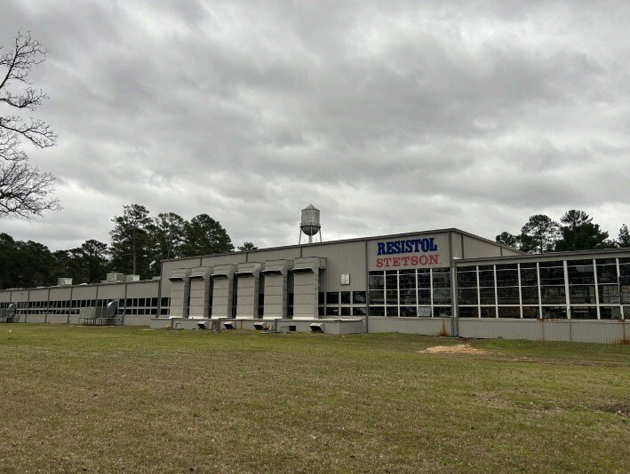 Primary Photo Of 302 Huntsman Way, Longview Manufacturing For Sale