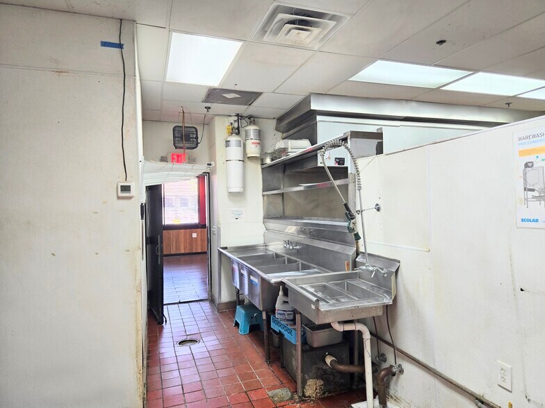 More Photos Of 9850 Milwaukee Ave, Glenview Fast Food For Sale