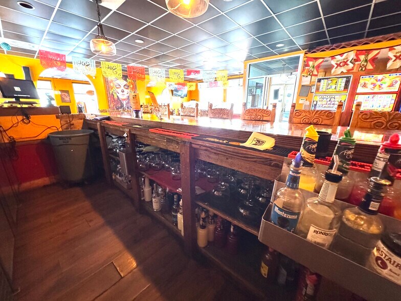 More Photos Of 2070 S Koeller St, Oshkosh Restaurant For Sale