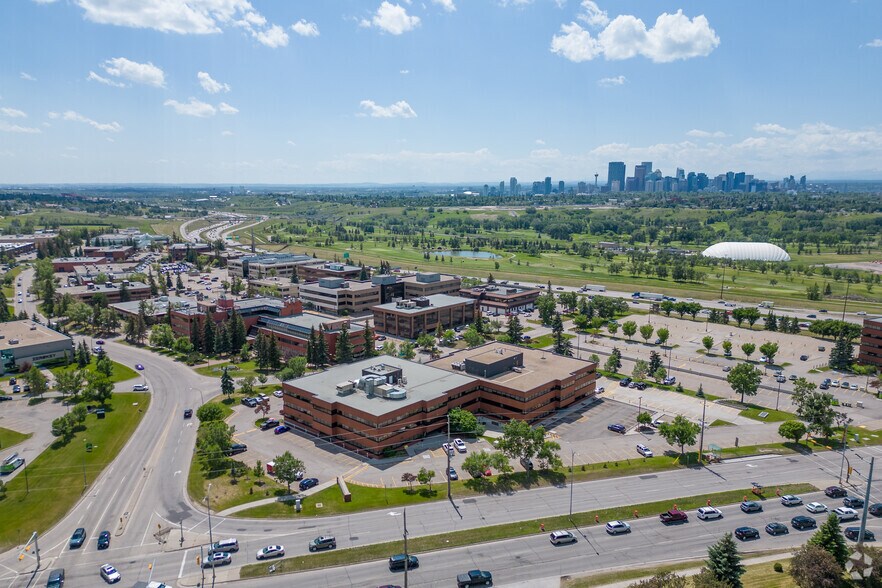 More Photos Of 3225 12 St NE, Calgary Unknown For Lease