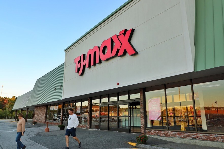 More Photos Of 225-265 High St, Ellsworth Unknown For Lease