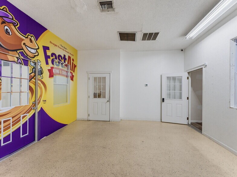 More Photos Of 3347 SW 7th St, Ocala Distribution For Sale