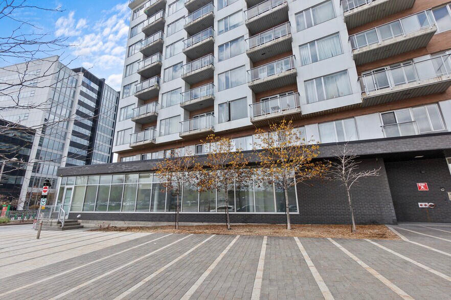 More Photos Of 1155 Rue Saint-Charles O, Longueuil Apartments For Lease
