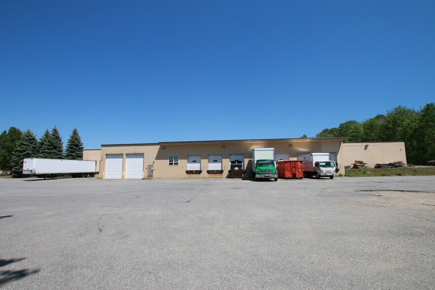 More Photos Of 71 Glenn St, Lawrence Warehouse For Lease