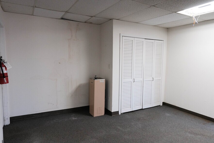 More Photos Of 190-192 Metro Dr, Spartanburg Flex For Lease