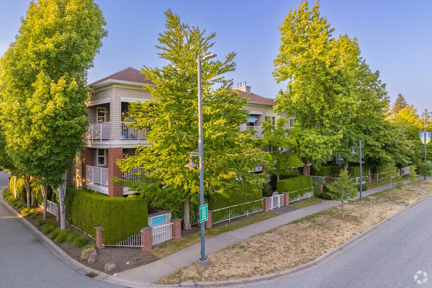 Primary Photo Of 15915 84 Av, Surrey Apartments For Sale