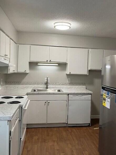 More Photos Of 1931 Mereview Ct, Charlotte Apartments For Sale