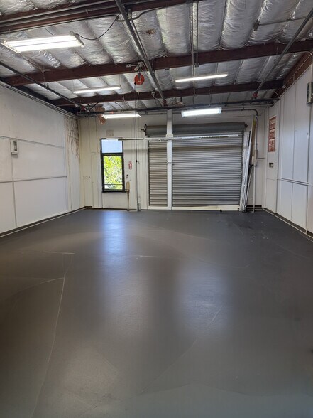 More Photos Of 33 Commercial Blvd, Novato Warehouse For Sale