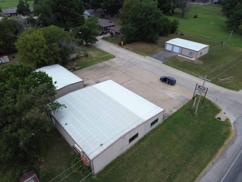 More Photos Of 542-544 Chestnut St, Skiatook Flex For Sale