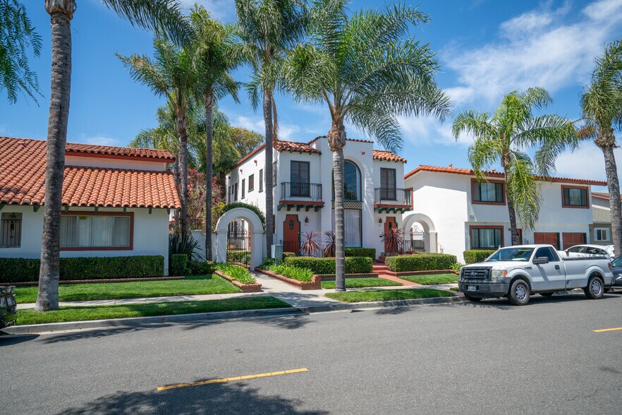 More Photos Of 815 Roswell Ave, Long Beach Apartments For Sale