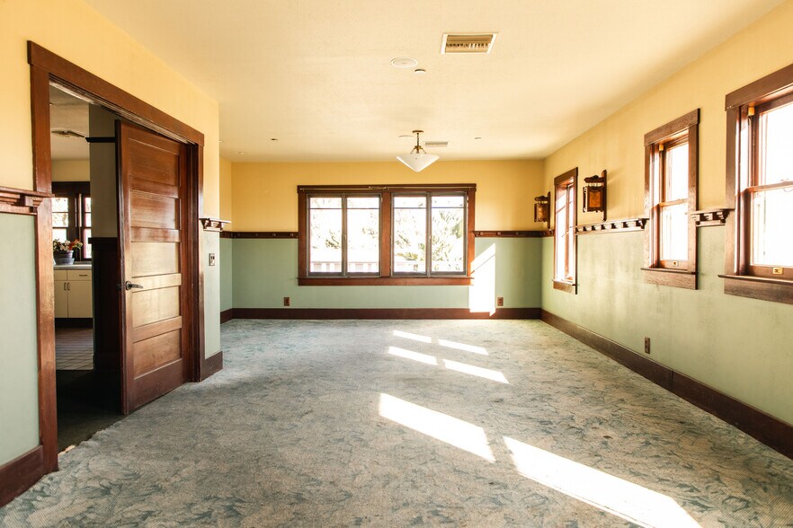 More Photos Of 71 N Palm St, Ventura Restaurant For Lease