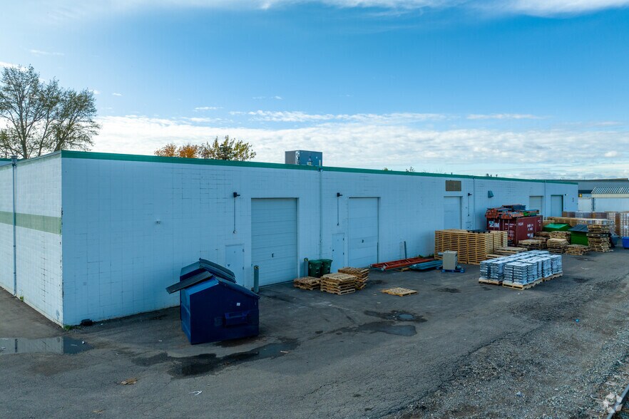 More Photos Of 2828 54th Ave SE, Calgary Warehouse For Sale