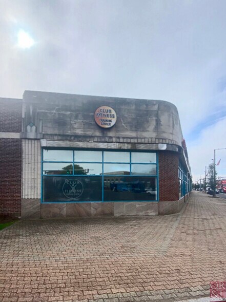 More Photos Of 1042-1062 Main St, East Hartford General Retail For Lease