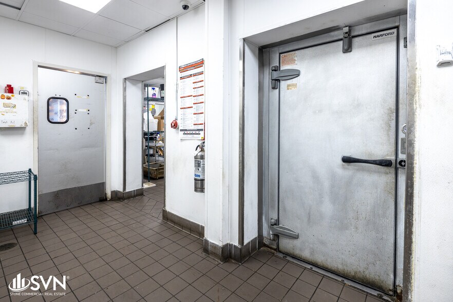 More Photos Of 10318 Taylorsville Rd, Louisville Fast Food For Lease