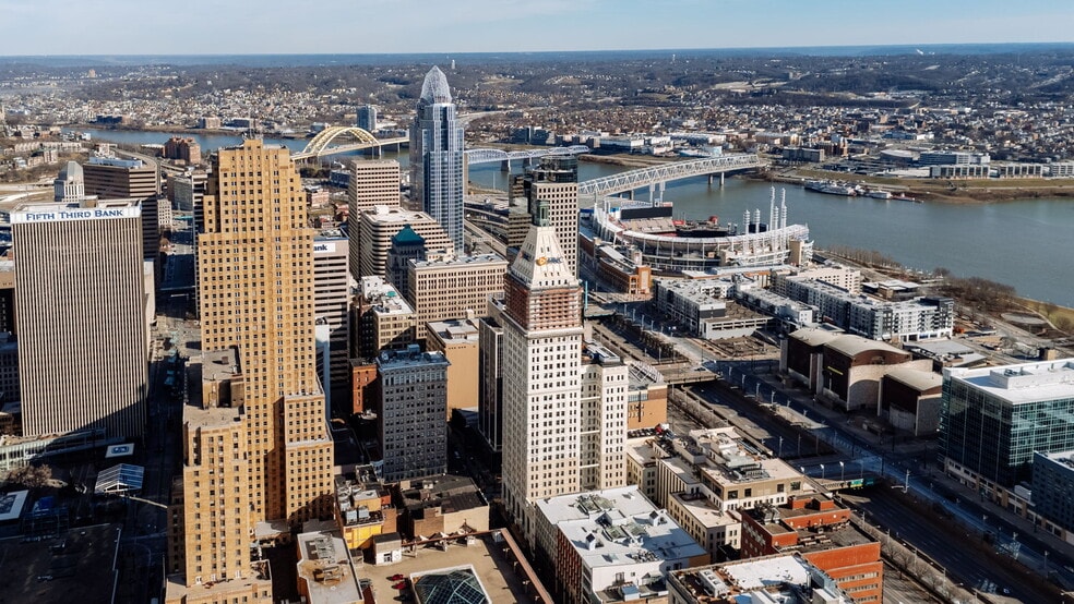 More Photos Of 6 W 4th St, Cincinnati Storefront Retail Office For Sale