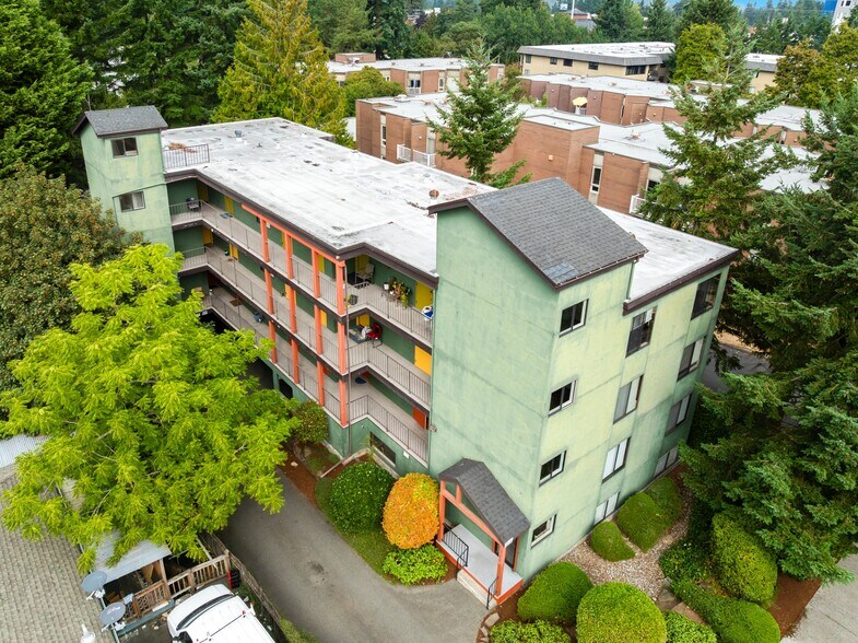 More Photos Of 712 N 143rd St, Seattle Apartments For Sale