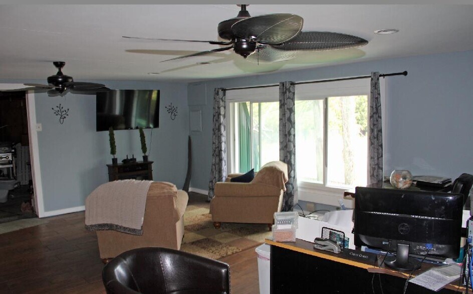 More Photos Of 1302 Monmouth Rd, Mount Holly Storefront Retail Office For Lease